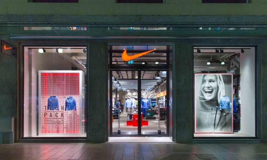 Nike opens a store of 400 in Milan 